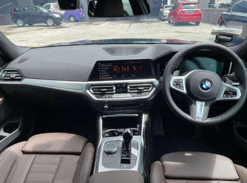 (LEASE) BMW 3 Series 320i 2.0A